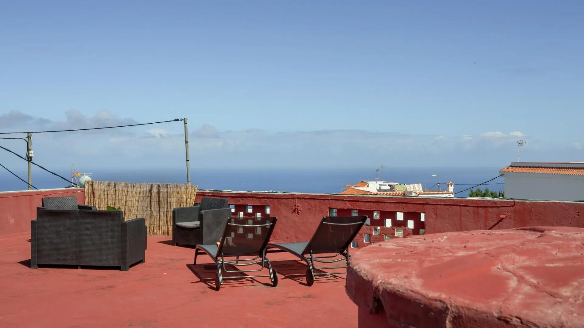 Un Jardin Al Mar contacts