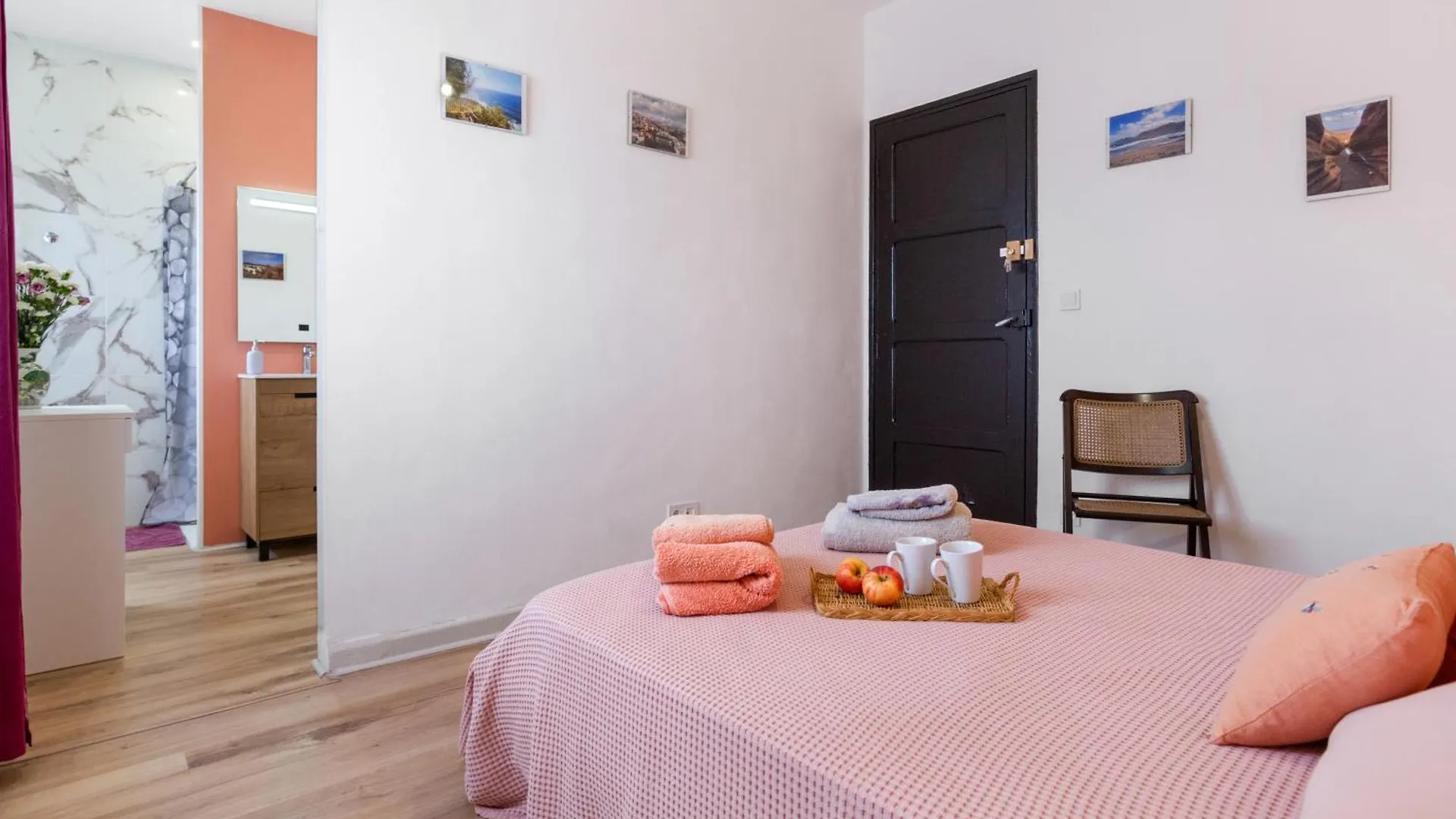 Un Jardin Al Mar Hotel Genoves Guest house